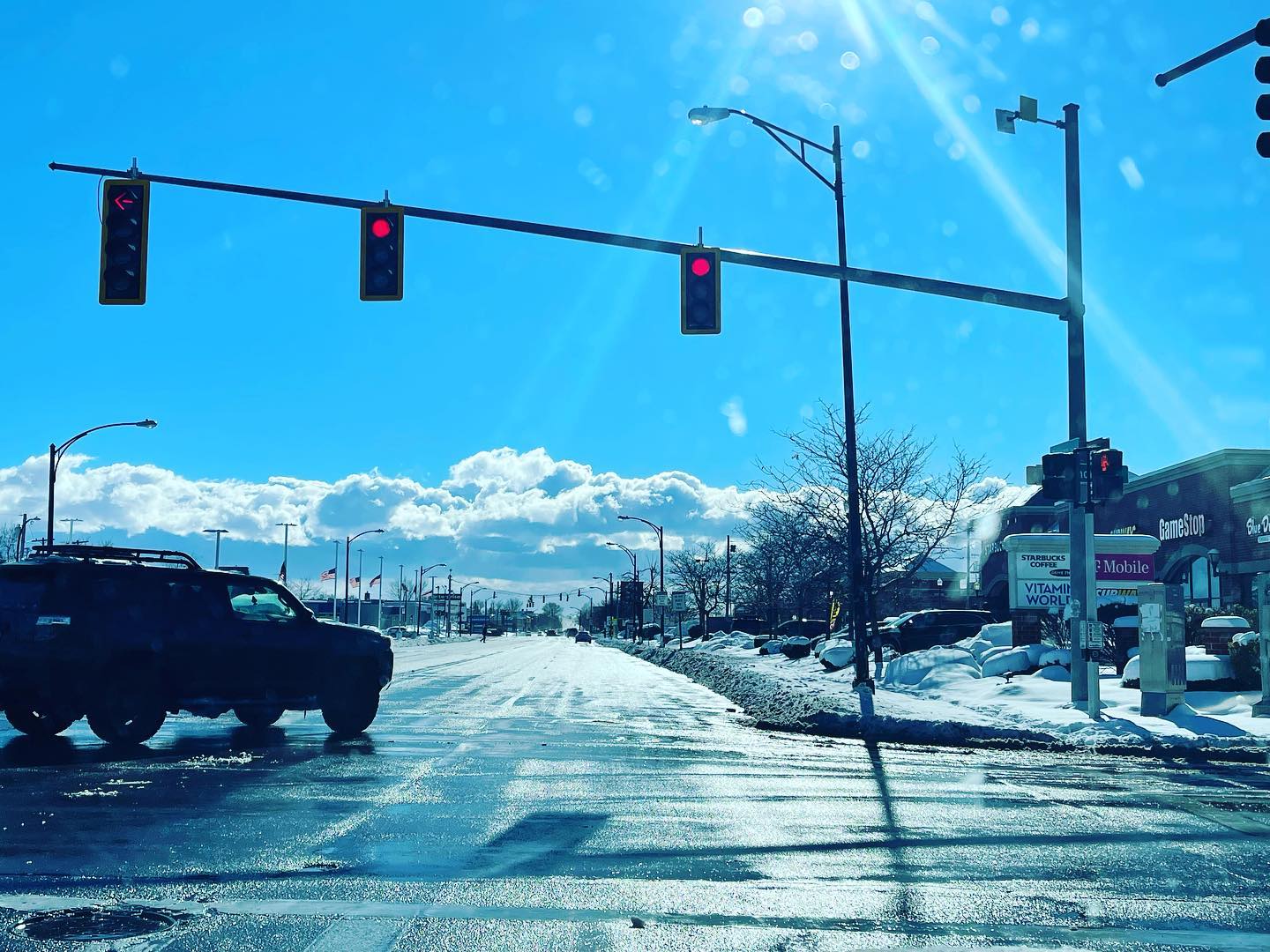 This is what the snow & storm looks like north of #buffalo